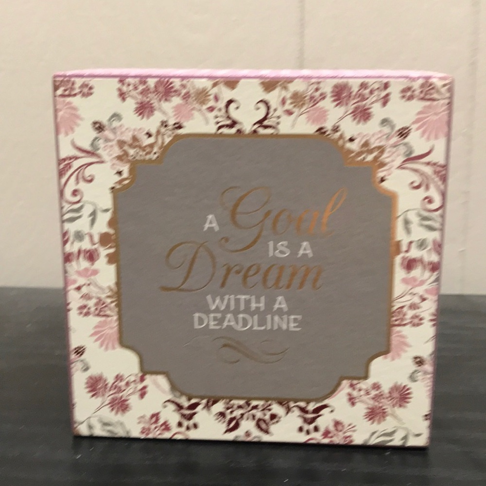 “A goal is a dream with a deadline” decor
